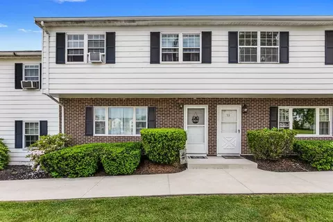 51 Pamela Ln #51, Amesbury, MA 01913