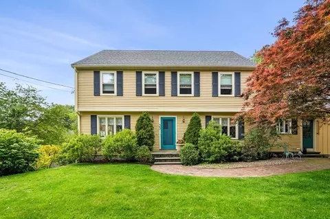 33 Pinecliff Dr, Marblehead, MA 01945 photo 3
