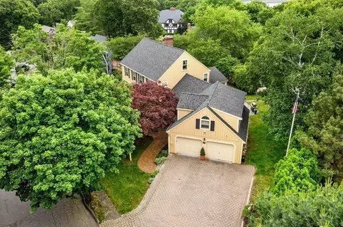 33 Pinecliff Dr, Marblehead, MA 01945 photo 2