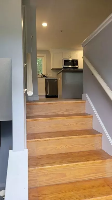 25 Ridley Rd, Dedham, MA 02026 photo 2