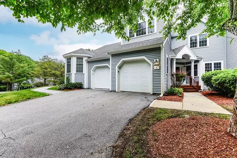 4 Knollwood Ct #4, Burlington, MA 01803