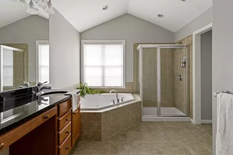 11 Howarth Dr, Upton, MA 01568 photo 26