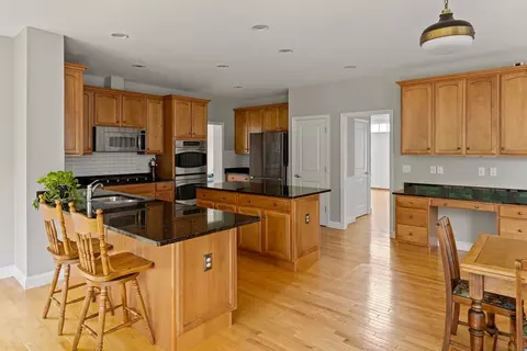 11 Howarth Dr, Upton, MA 01568 photo 17