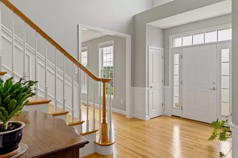 11 Howarth Dr, Upton, MA 01568 photo 6