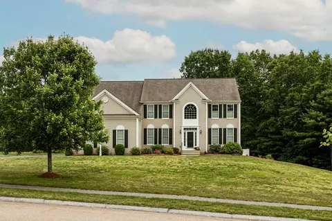 11 Howarth Dr, Upton, MA 01568 photo 3