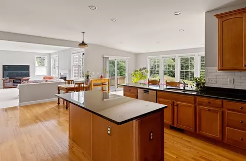 11 Howarth Dr, Upton, MA 01568 photo 20