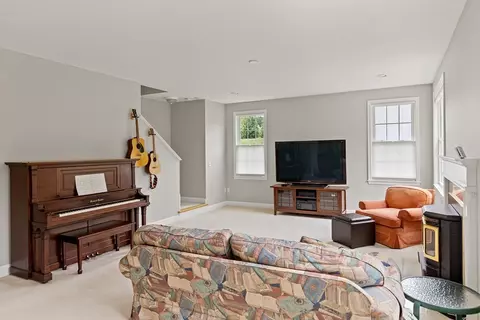 11 Howarth Dr, Upton, MA 01568 photo 12