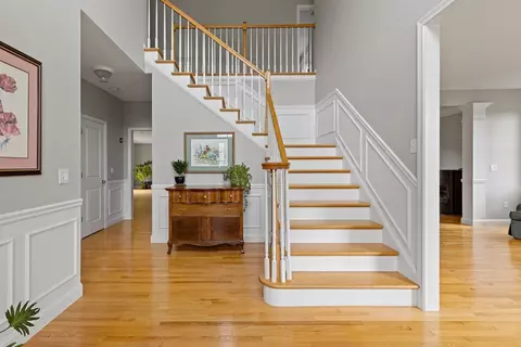 11 Howarth Dr, Upton, MA 01568 photo 4