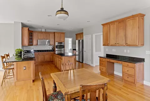 11 Howarth Dr, Upton, MA 01568 photo 16