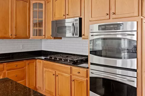 11 Howarth Dr, Upton, MA 01568 photo 22