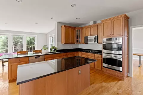 11 Howarth Dr, Upton, MA 01568 photo 18