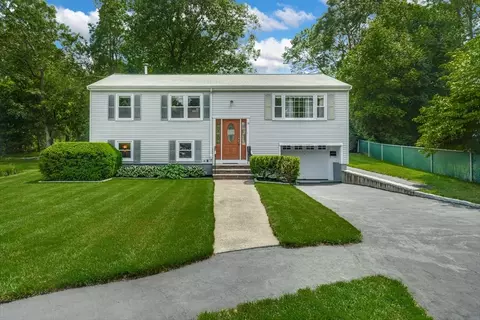 10 Cedarcrest Ter, Boston, MA 02132