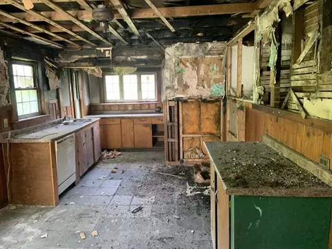 39 W Main St, Orange, MA 01364 photo 8