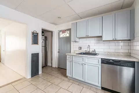 26 Beech St, Springfield, MA 01105 photo 5