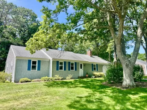 255 Prince Hinckley Rd, Barnstable, MA 02632