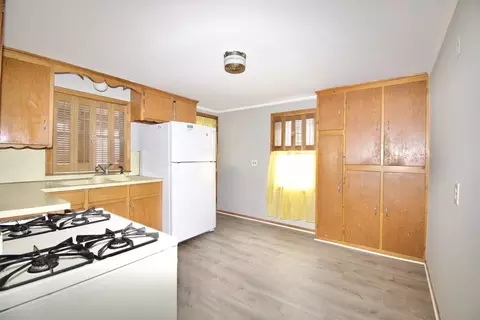 41 Watling St, Springfield, MA 01104 photo 6