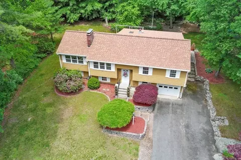 15 Kensington Rd, Norton, MA 02766