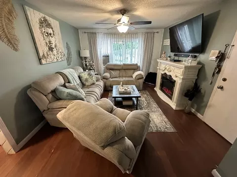 5455 N Main St #8F, Fall River, MA 02720