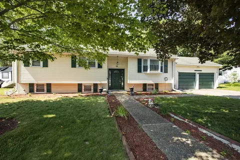 39 Robbie Rd, Braintree, MA 02184