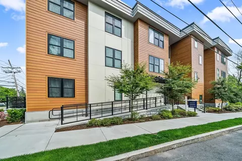 68 Los Angeles St #203, Newton, MA 02458