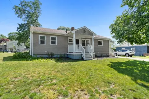 115 Austin St, Fall River, MA 02723 photo 2