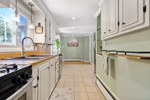 115 Austin St, Fall River, MA 02723 photo 6