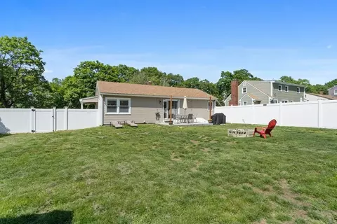 115 Austin St, Fall River, MA 02723 photo 32