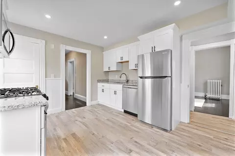 218 Heard, Worcester, MA 01603 photo 11