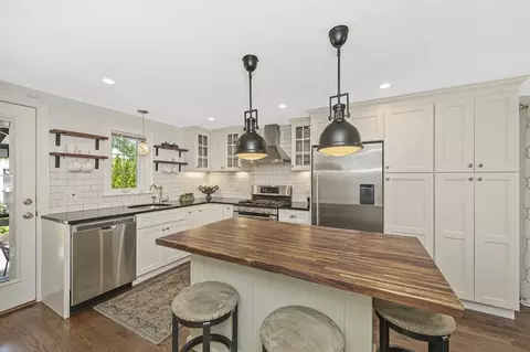15 Coolidge Ave, Waltham, MA 02452