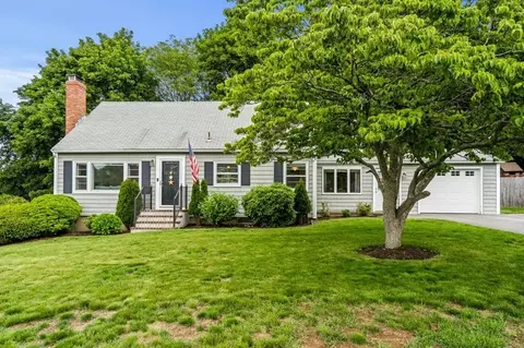 6 Sheffield Rd, Danvers, MA 01923