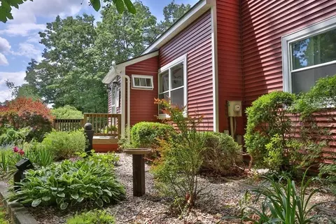 35 Phelps St, Easthampton, MA 01027 photo 30