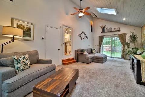 35 Phelps St, Easthampton, MA 01027 photo 13