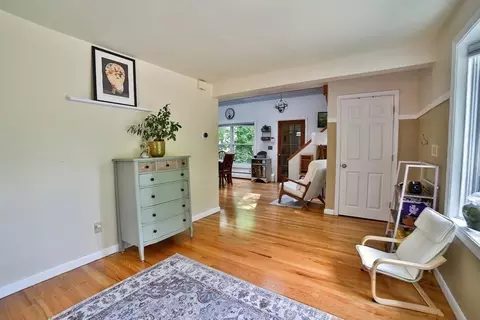 35 Phelps St, Easthampton, MA 01027 photo 11