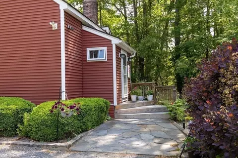 35 Phelps St, Easthampton, MA 01027 photo 29