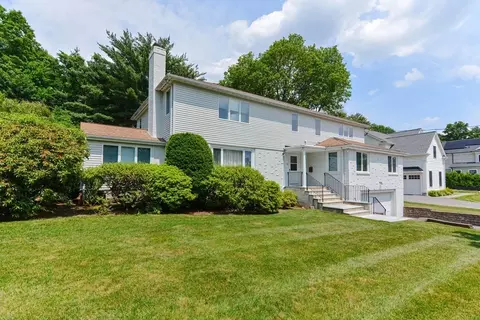 14 Columbine Rd, Newton, MA 02459