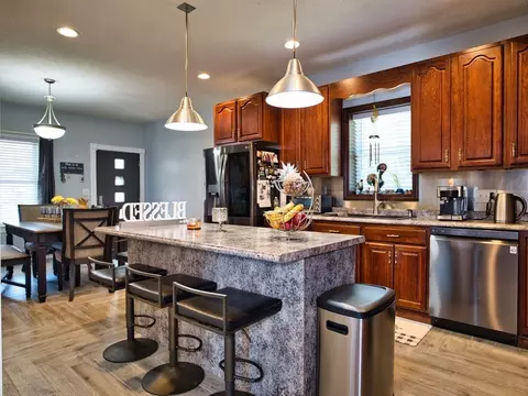 318 Belmont St, Fall River, MA 02720 photo 9