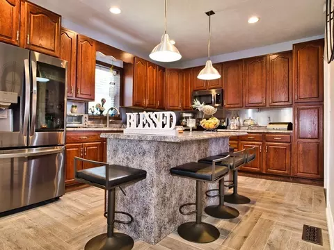 318 Belmont St, Fall River, MA 02720 photo 7