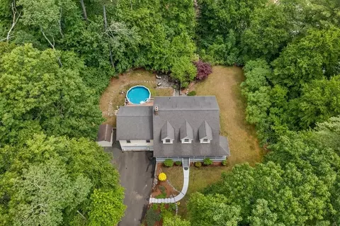 129 Aldrich St, Granby, MA 01033