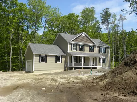 1 Marcona Ln, Londonderry, NH 03053