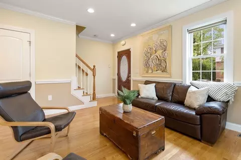 35 Forest St #35, Watertown, MA 02472