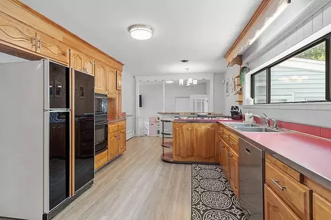 382 Charles St, Reading, MA 01867 photo 11