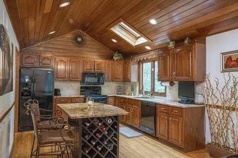 1 Flintlocke Ln, Canton, MA 02021 photo 5