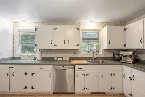 17 Ryan Rd, Gloucester, MA 01930 photo 8