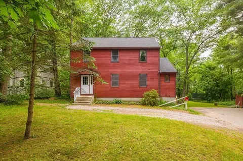 61 Millbury Rd, Oxford, MA 01540