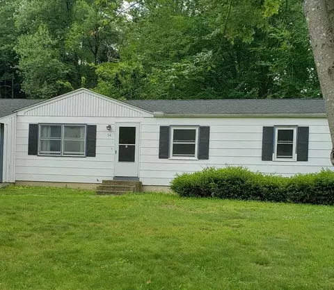 54 Greenwich Rd, Amherst, MA 01002