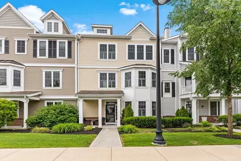 109 Hms Stayner Dr #109, Hingham, MA 02043
