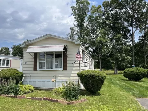 35 First Ave, Westfield, MA 01085 photo 2