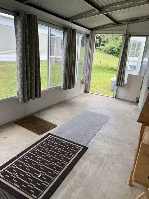 35 First Ave, Westfield, MA 01085 photo 8
