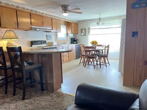 35 First Ave, Westfield, MA 01085 photo 7