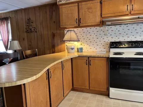 35 First Ave, Westfield, MA 01085 photo 11